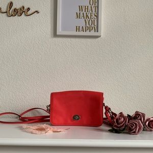 Coach cross body tussle